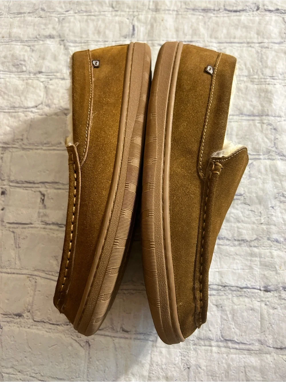 Lamo moccasin slippers